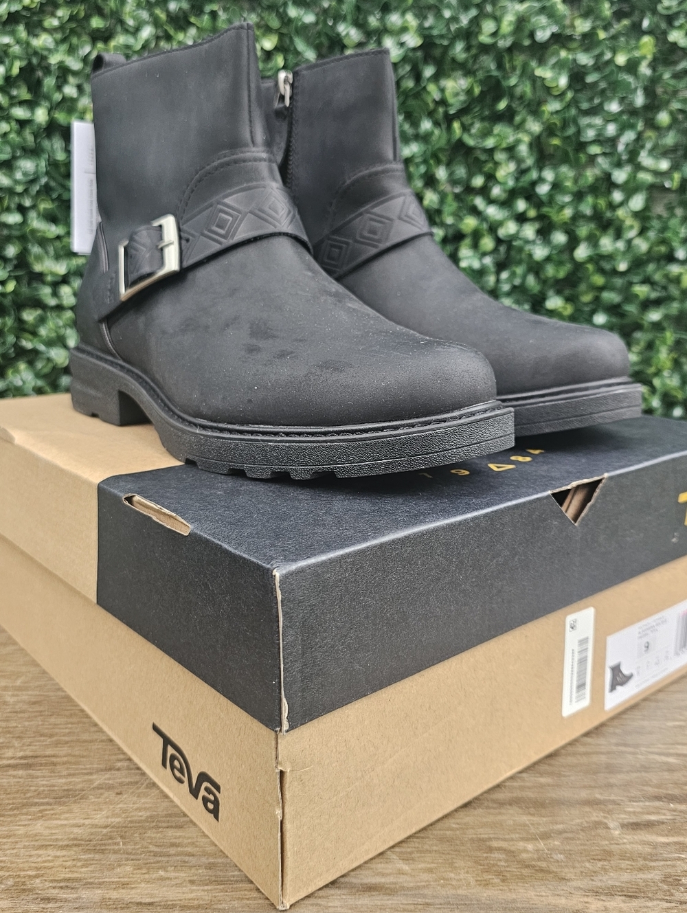 Teva Womens Size 9 Waterproof Black Buckle Ankle Boots